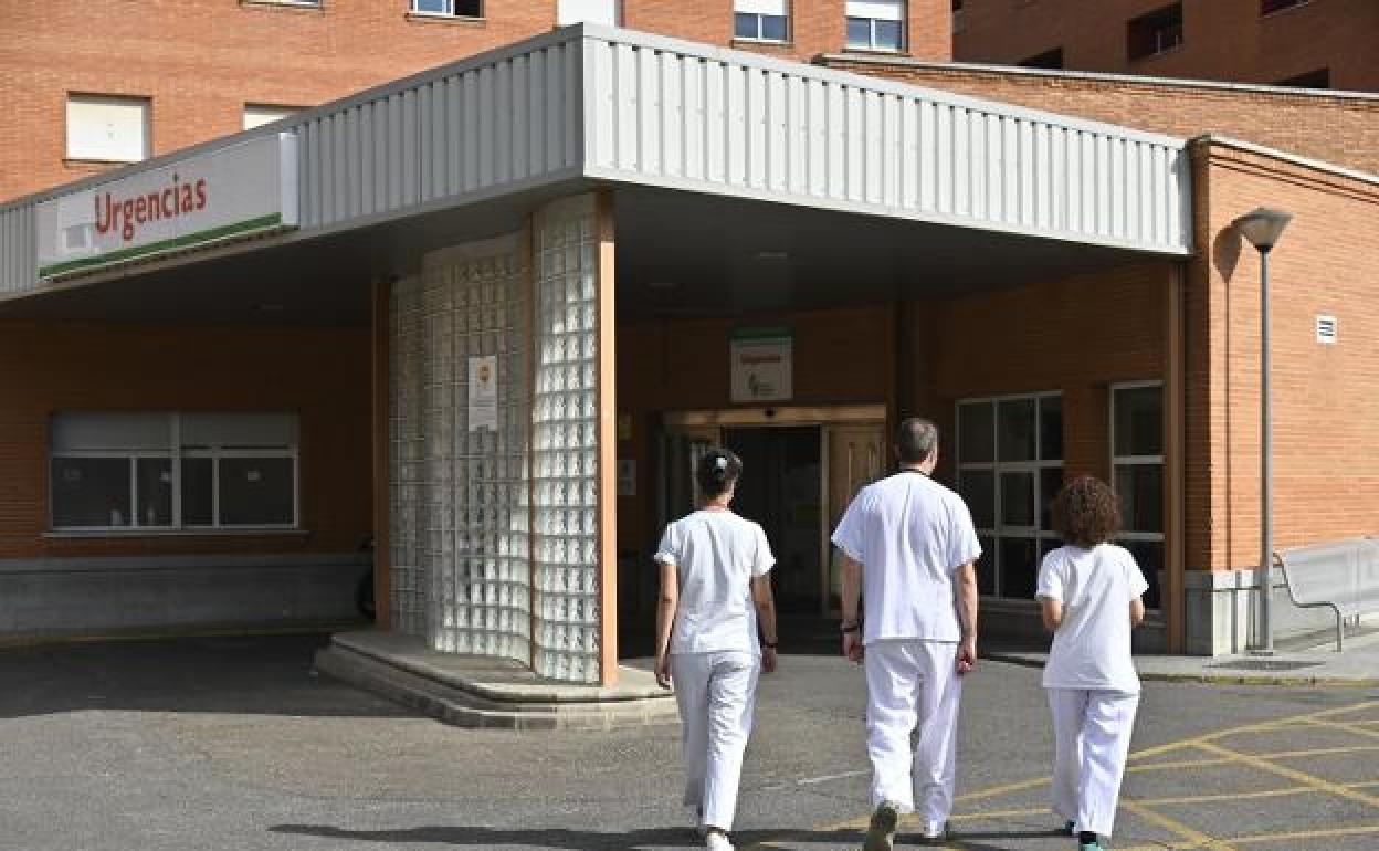 Sanitarios extremeños a las puertas de un hospital de Badajoz