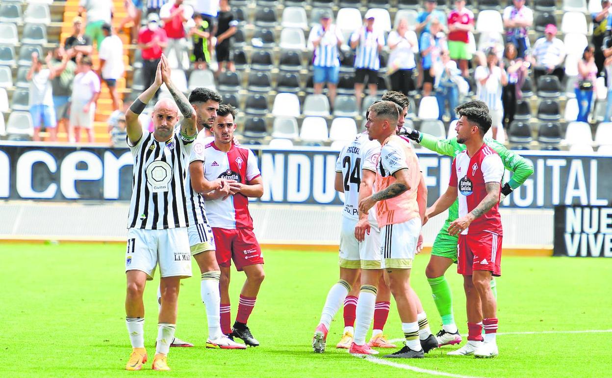 Gorka Santamaría agradece a la afición del Nuevo Vivero su apoyo en el duelo ante el Celta B de hace dos semanas.