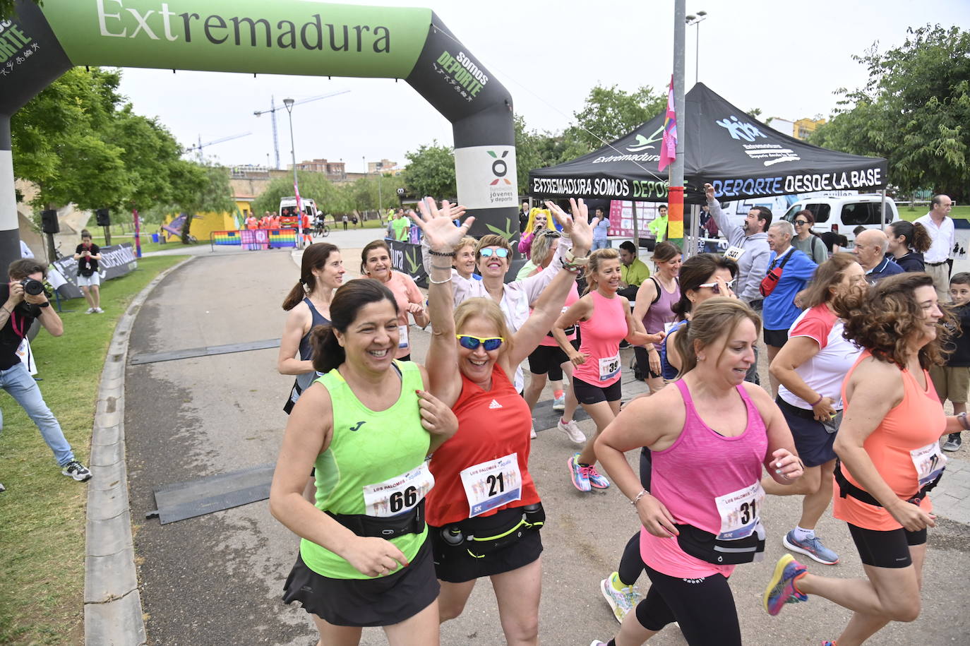 Fotos: FIesta en la VI Carrera por la Diversidad &#039;Los Palomos-Aqualia&#039; de Badajoz