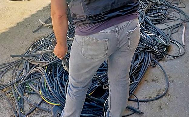 La Guardia Civil detiene a una banda que robó cableado en una cantera de La Guarda