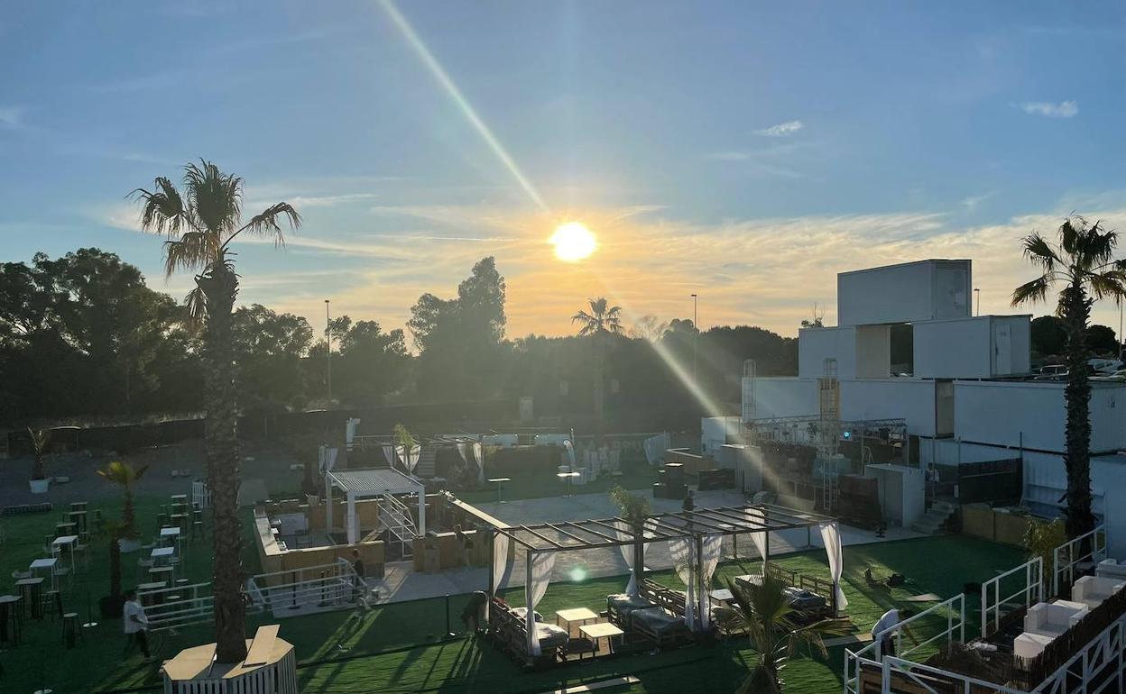 Imagen de la macroterraza de Malpartida de Cáceres, que abre sus puertas este viernes. 