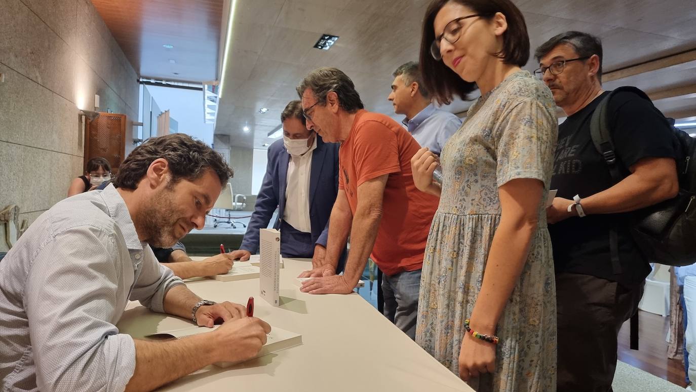 Fotos: La presentación del libro de Madina y Sémper &#039;Todos los futuros perdidos&#039; rinde homenaje a las víctimas extremeñas de ETA