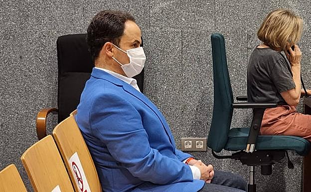 El alcalde de Montijo niega ante el juez irregularidades en la contratación de personal