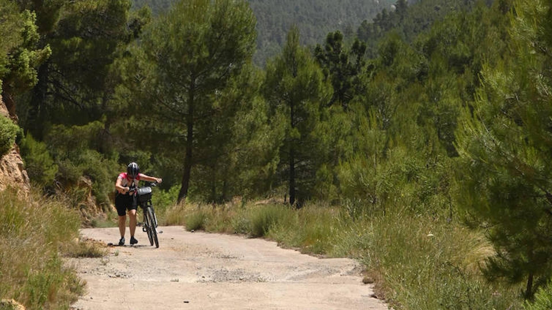 El Camino del Cid en bici | Rubielos de Mora - Mas de Noguera: Cuestas imposibles y humo en el horizonte