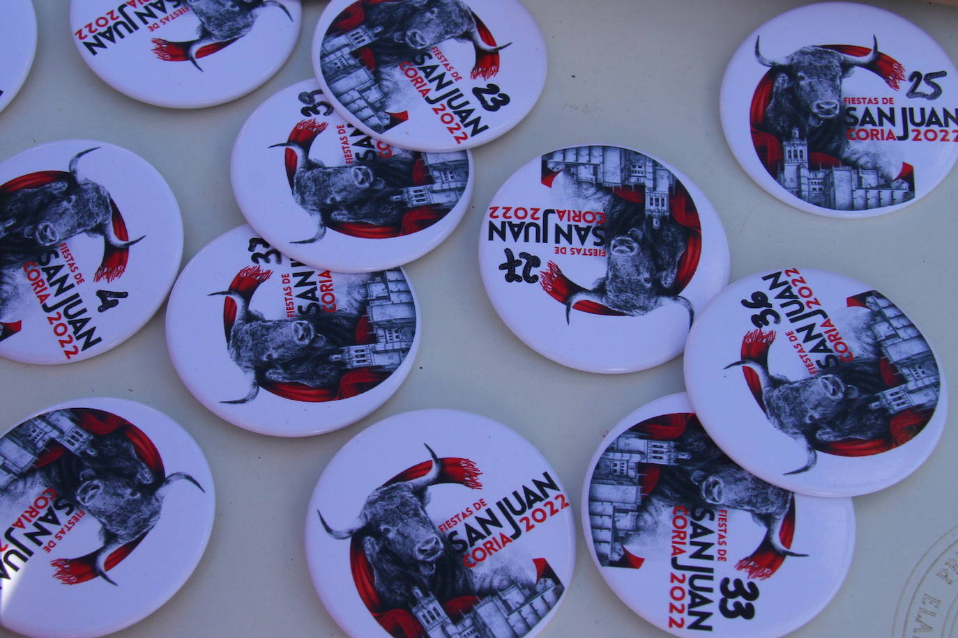 Fotos: Capeones y caballistas vadean el río Alagón