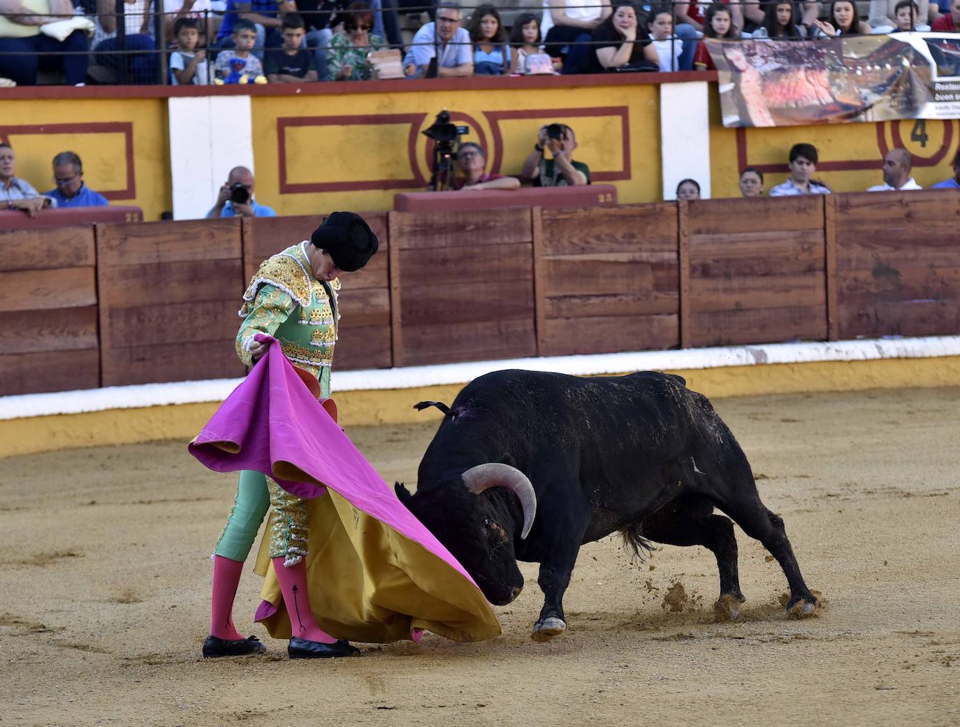 Fotos: Una excepcional novillada de Marca cierra la feria taurina de Badajoz