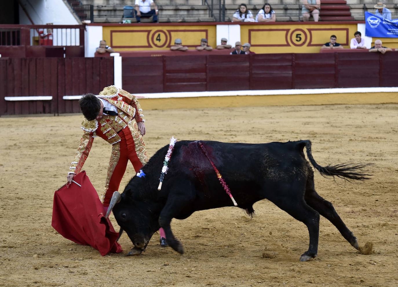 Fotos: Una excepcional novillada de Marca cierra la feria taurina de Badajoz