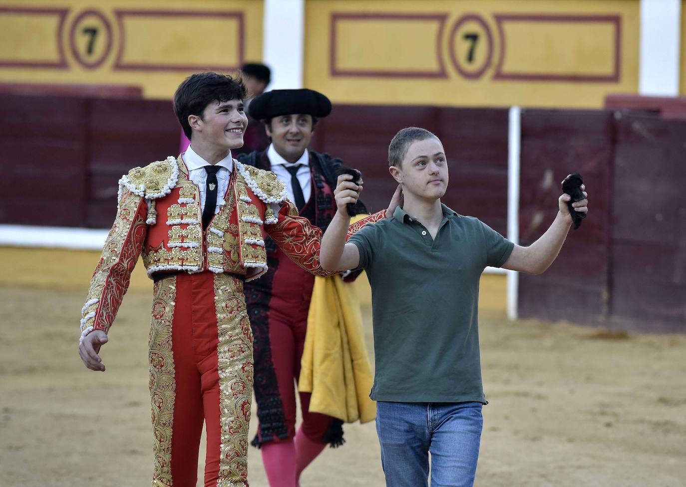 Fotos: Una excepcional novillada de Marca cierra la feria taurina de Badajoz