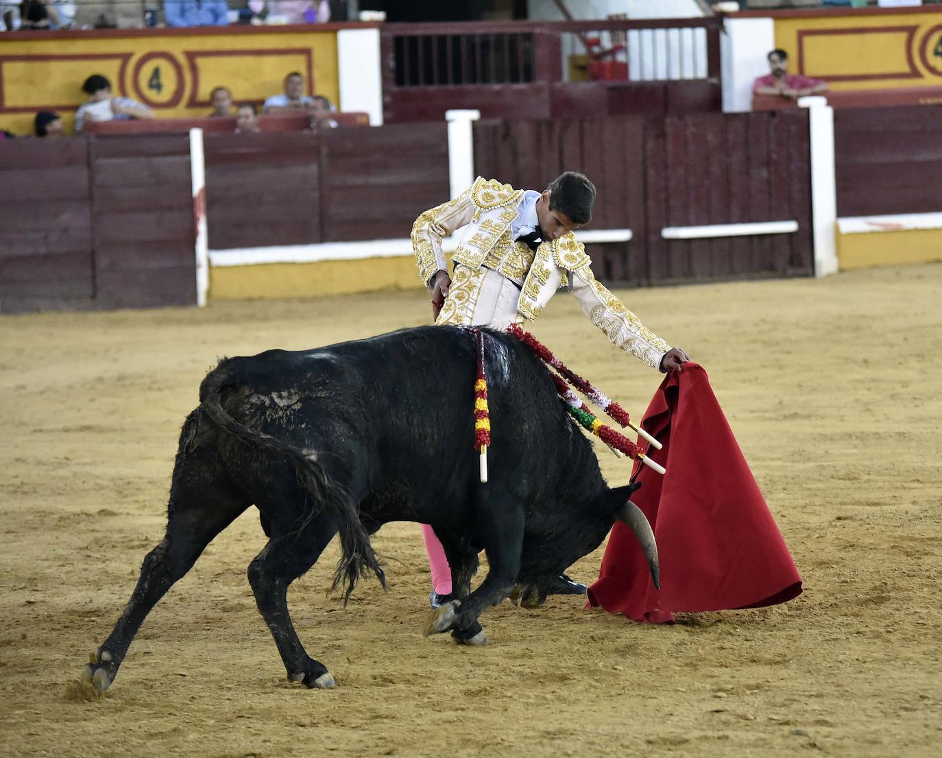 Fotos: Una excepcional novillada de Marca cierra la feria taurina de Badajoz