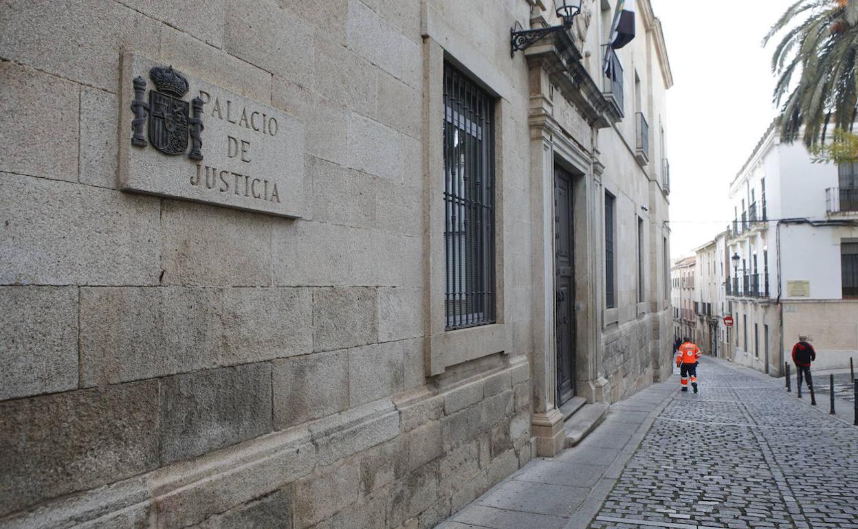 La Sala de lo Social del Tribunal Superior de Justicia de Extremadura avala el despido. 