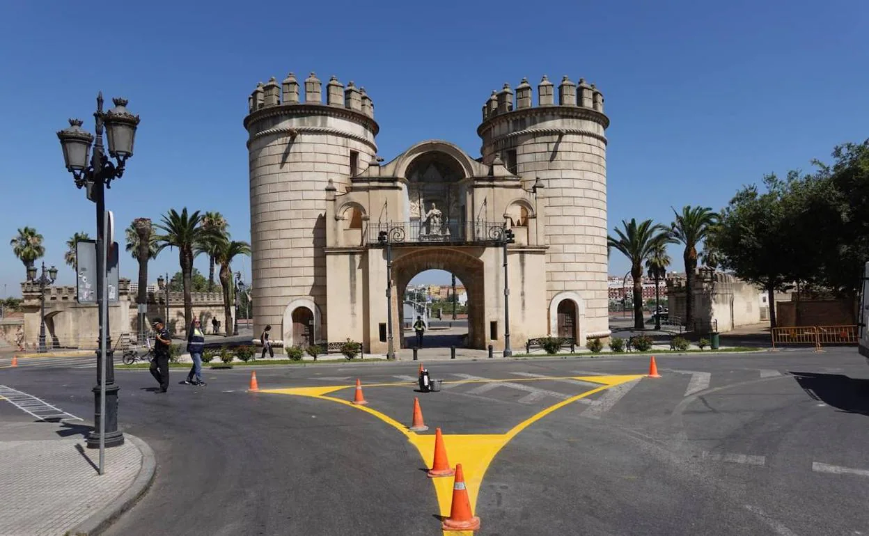 Nueva señalización de acceso a la Puerta de Palmas, que cambia el tráfico desde mañana. 