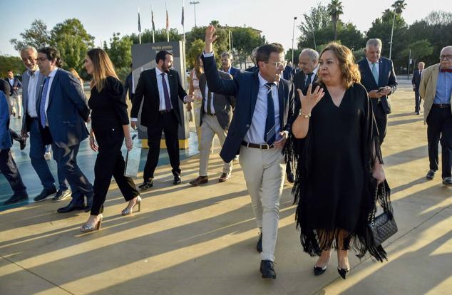 Miguel Ángel Gallardo y Mar Domínguez, en su llegada a la gala.