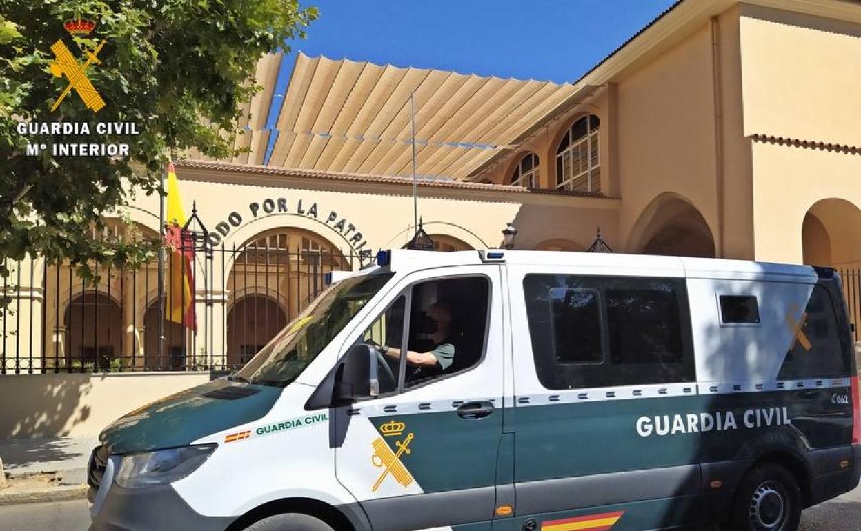Vehículo de la Guardia Civil