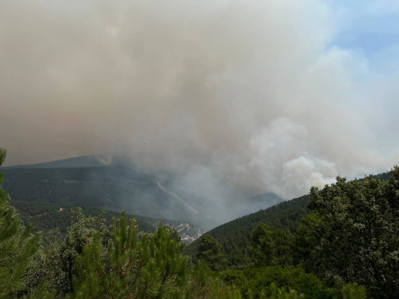 Fotos: Segundo día del incendio de Las Hurdes