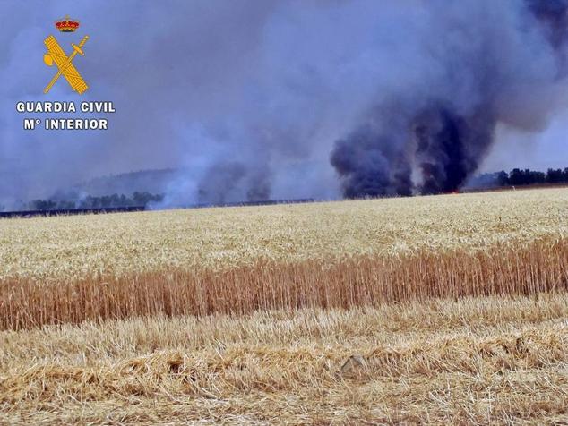 Imagen del incendio que afectó a Azuaga y Peraleja del Zaucejo.