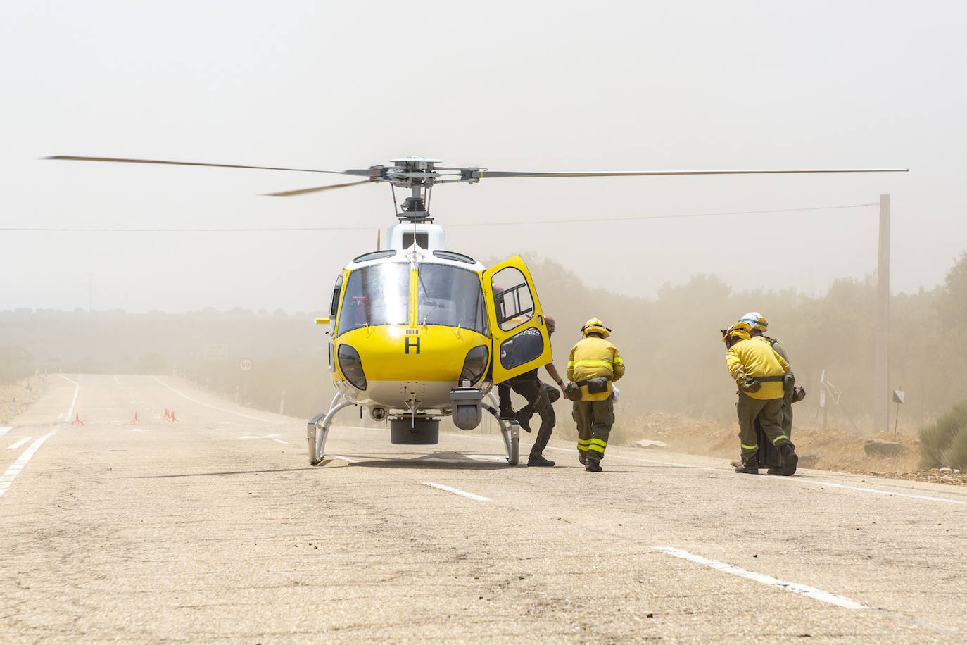 Fotos: Los incendios forestales que asolan Extremadura este sábado, en imágenes