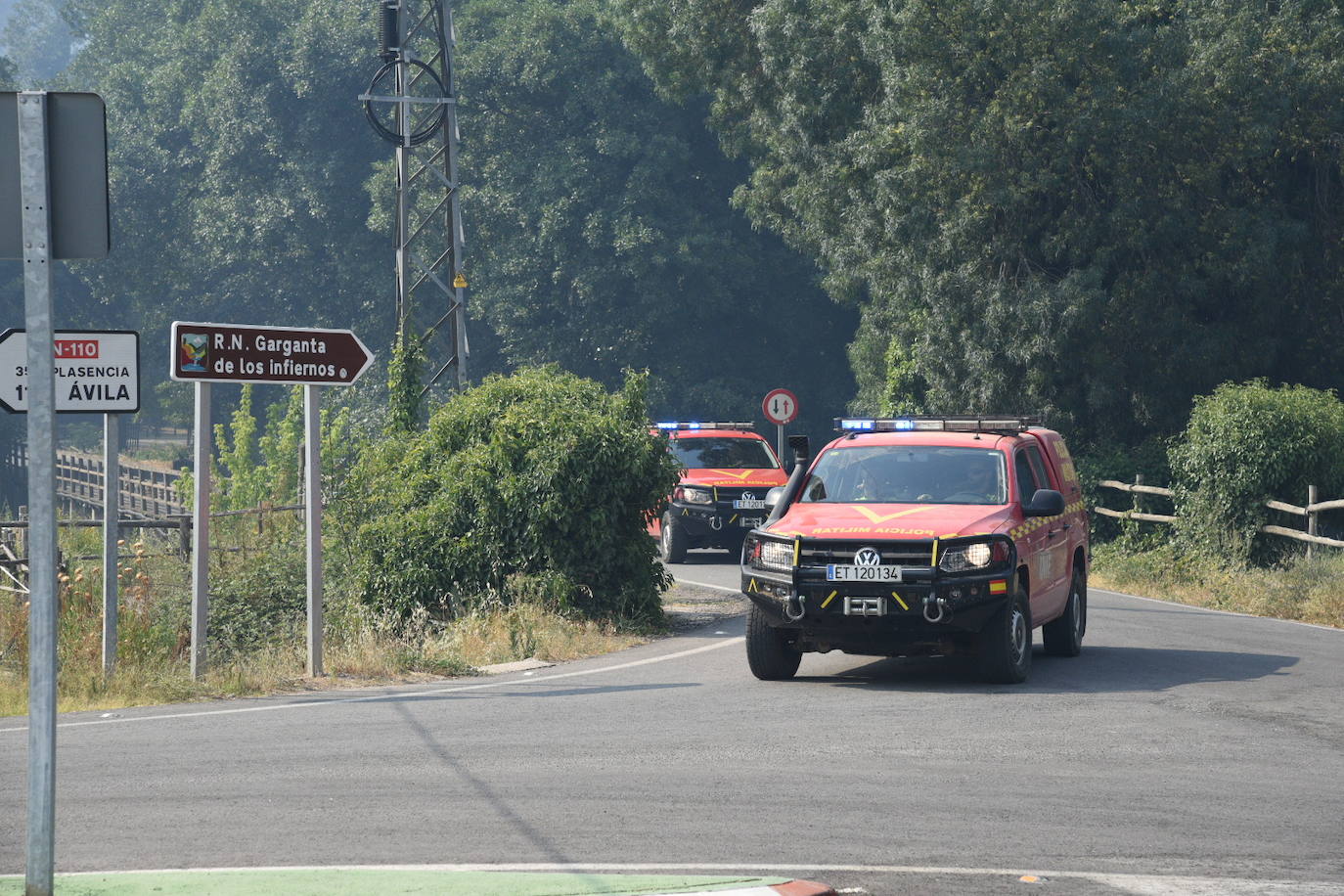 Fotos: Las imágenes del incendio en el Jerte este domingo