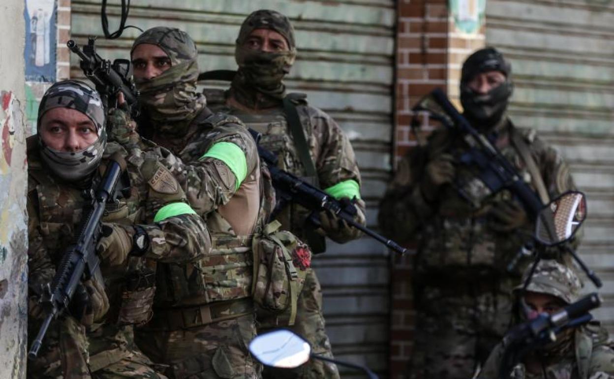 Al menos 18 muertos en una operación policial en una favela de Río de Janeiro 