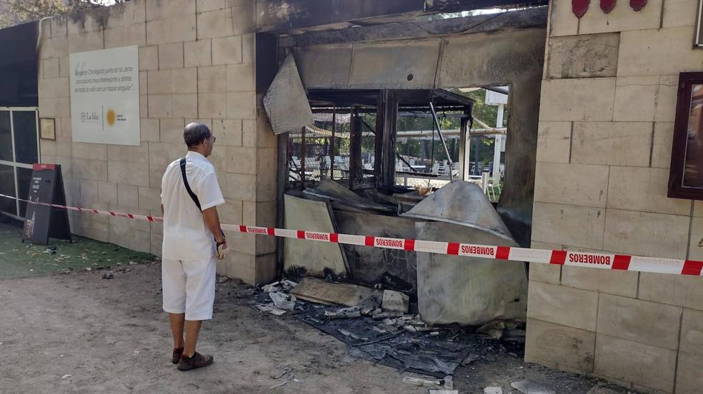 Robo y fuego en el restaurante La Isla de Plasencia