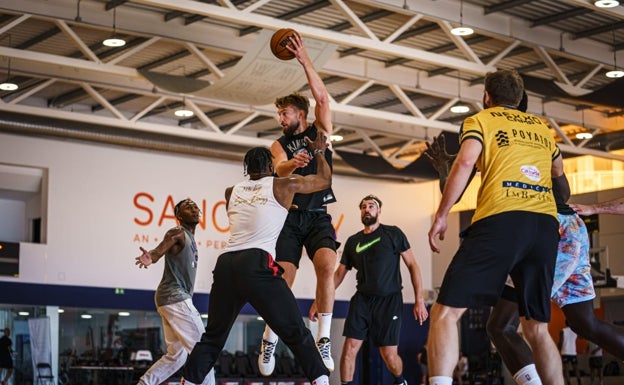 Domantas Sabonis, entrenando en el centro de Higuerón. 