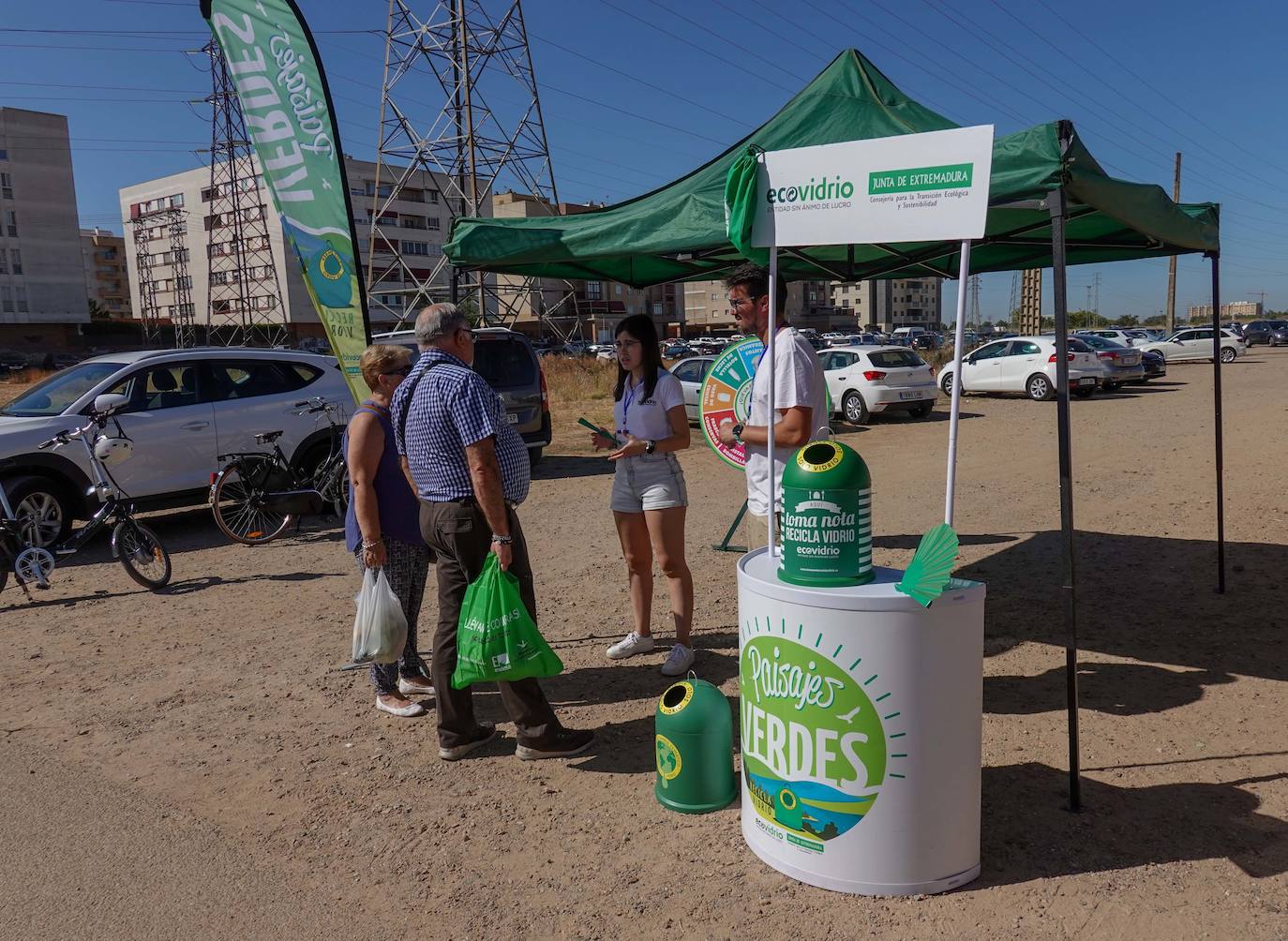 Campaña de reciclaje en el mercadillo.