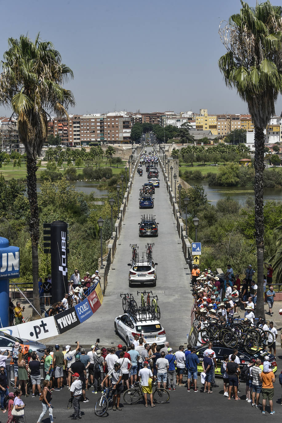 Fotos: La Vuelta a Portugal pasa por Badajoz