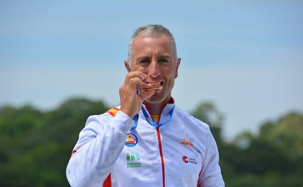 El emeritense Juan Valle con su oro en el Mundial de Canadá. 