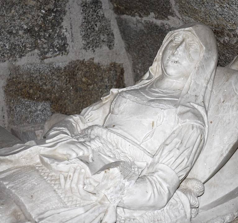 La figura de la condesa Leonor Niño de Portugal en su hornacina.