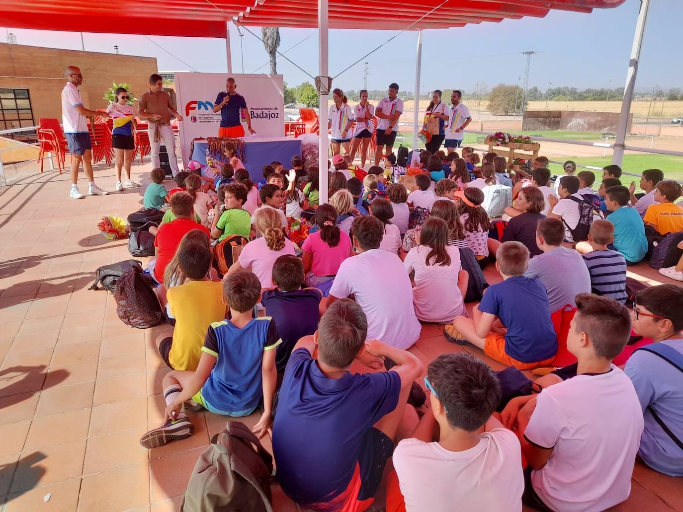 Clausura de los campamentos de la FMD.