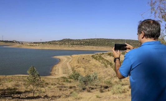 Presa de Alange hace un mes. Ahora su estado ha empeorado. 