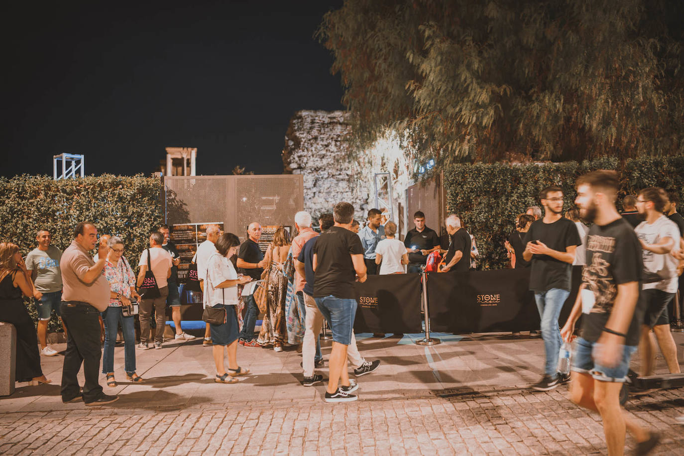 Fotos: El mítico rockero Miguel Ríos hace vibrar el estreno del Stone &amp; Music