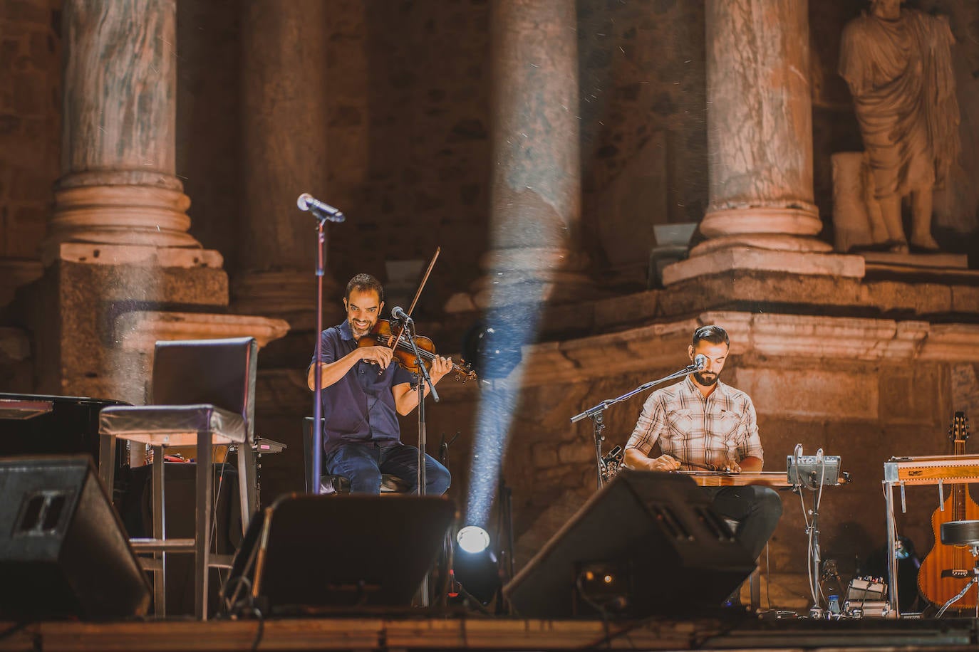 Fotos: El mítico rockero Miguel Ríos hace vibrar el estreno del Stone &amp; Music