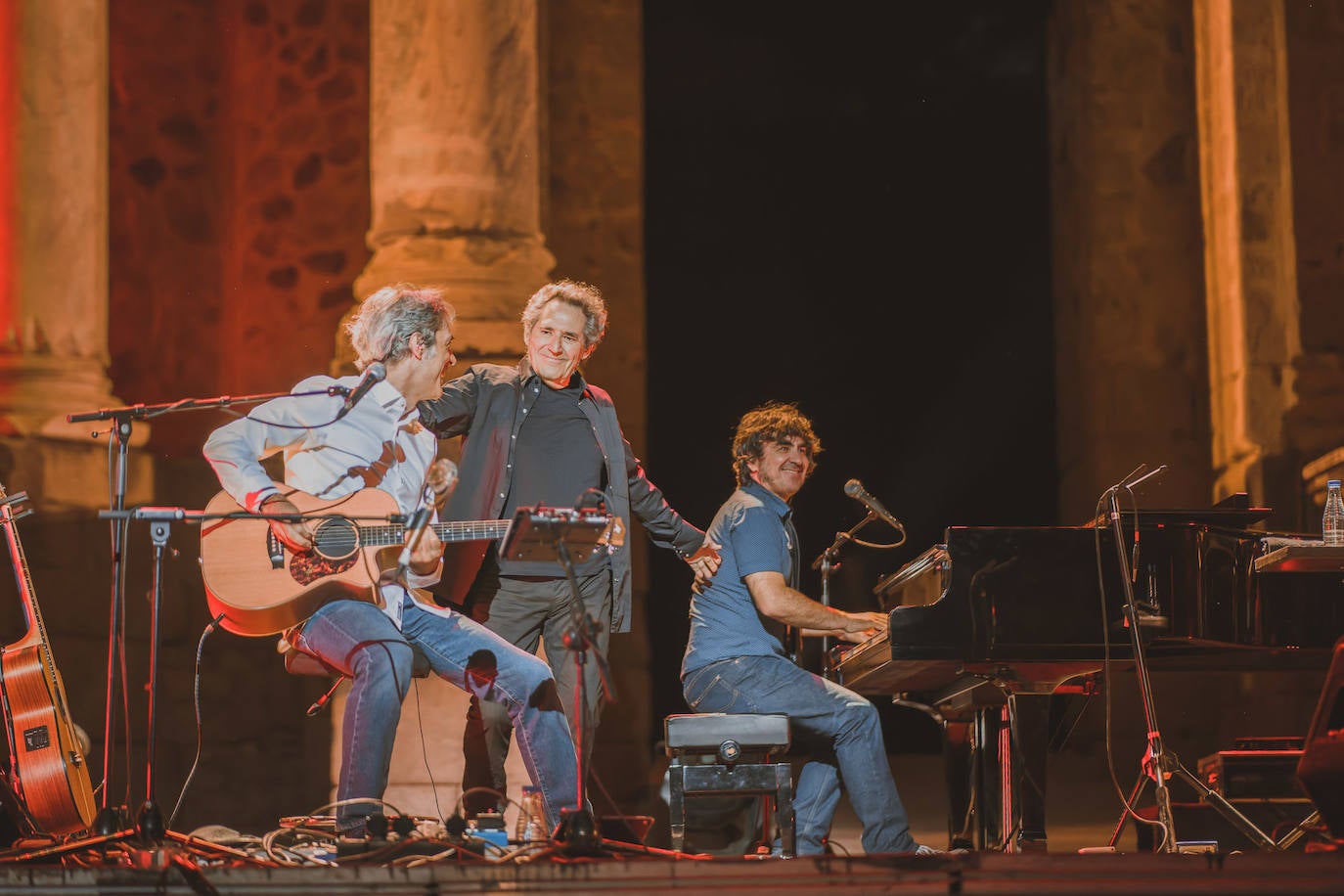 Fotos: El mítico rockero Miguel Ríos hace vibrar el estreno del Stone &amp; Music