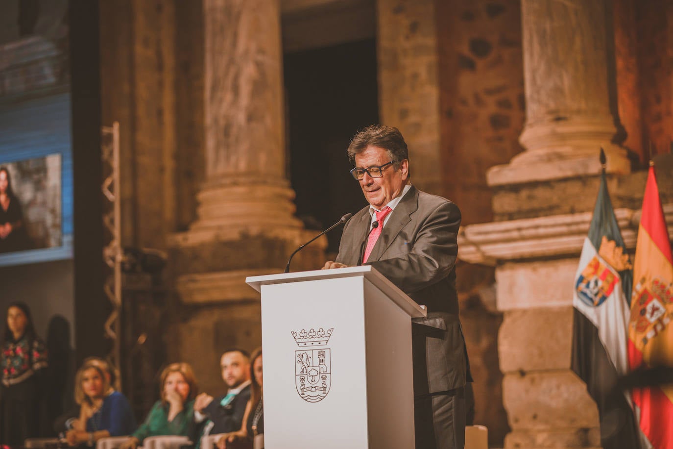 Fotos: Acto de entrega de las Medallas de Extremadura en el Teatro Romano