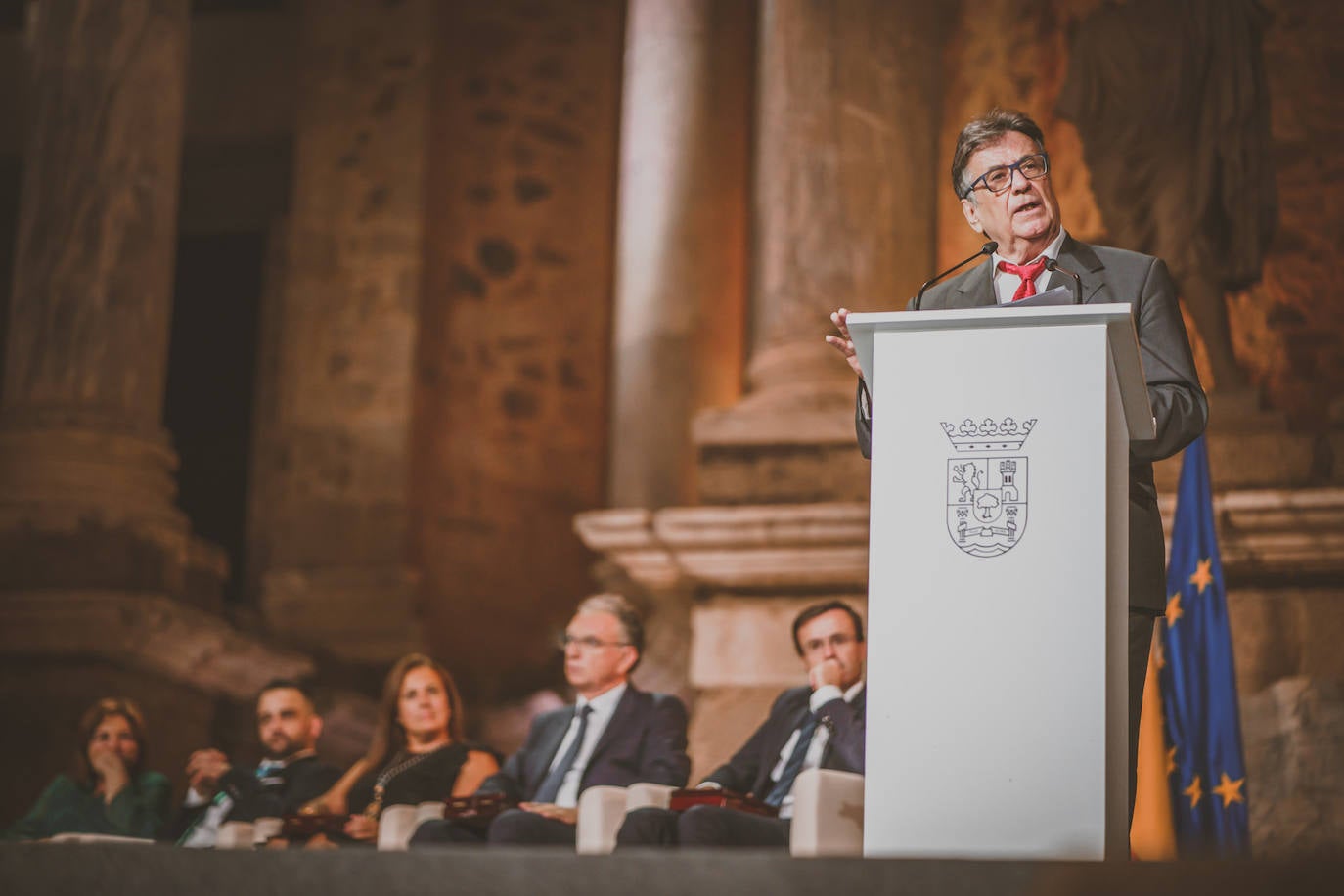 Fotos: Acto de entrega de las Medallas de Extremadura en el Teatro Romano