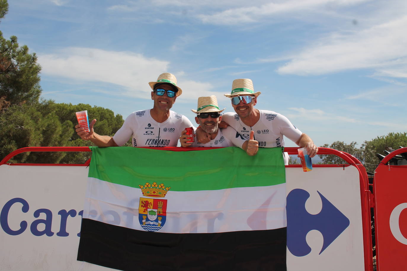 Ambiente en la subia a Tentudía. 