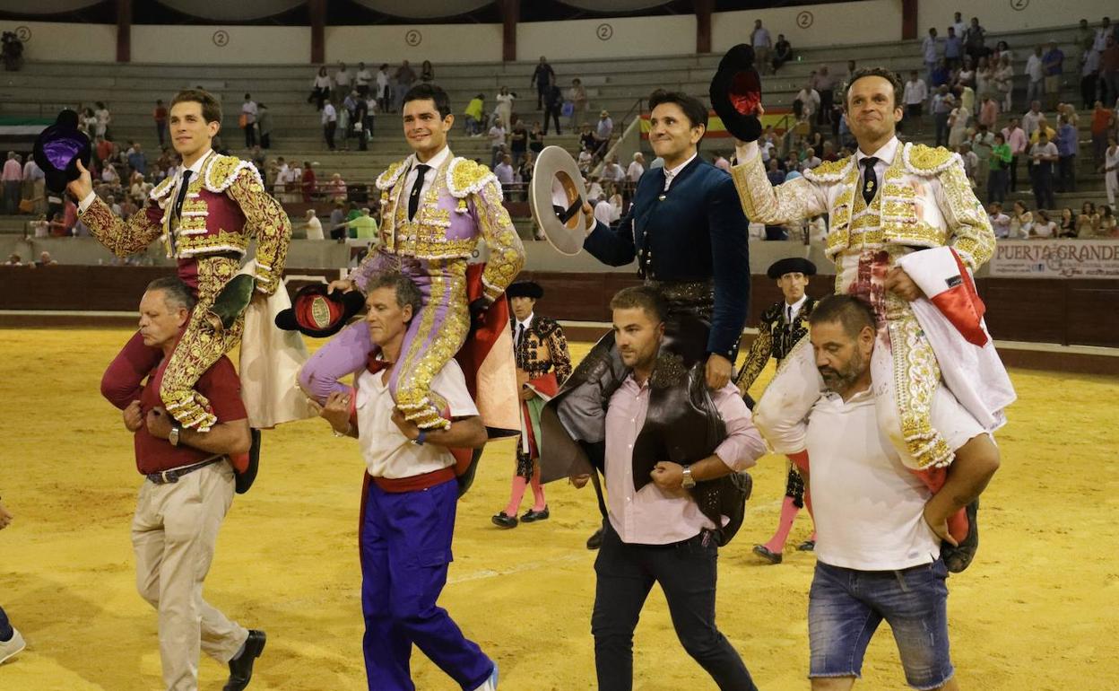 Ginés Marín, Juanito, Diego Ventura y Antonio Ferrera, a hombros este jueves en Don Benito. 