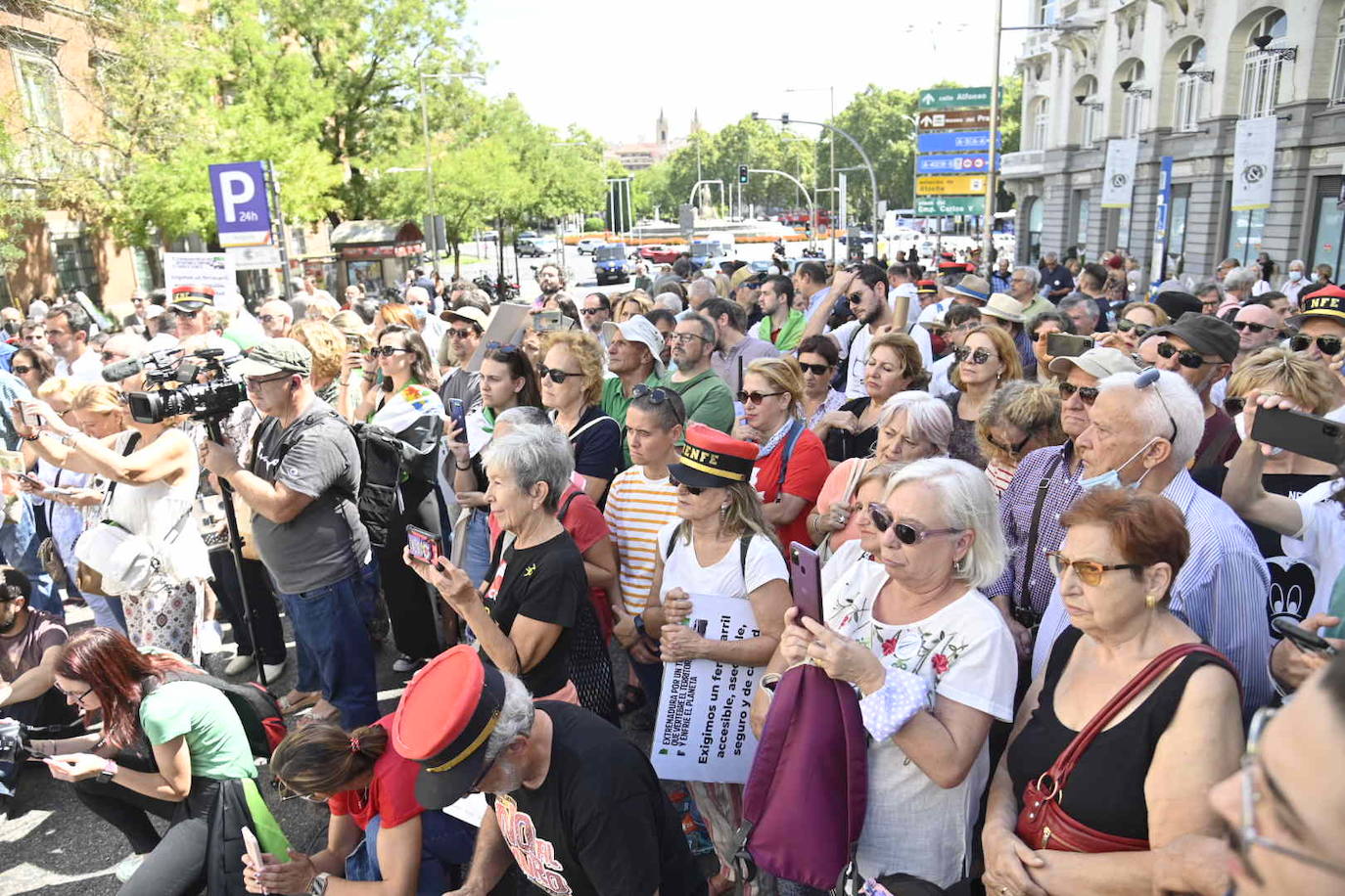 Fotos: La manifestación en Madrid por un tren digno para Extremadura