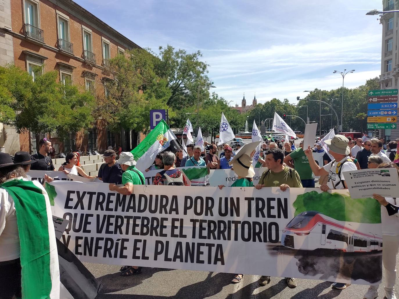 Fotos: La manifestación en Madrid por un tren digno para Extremadura