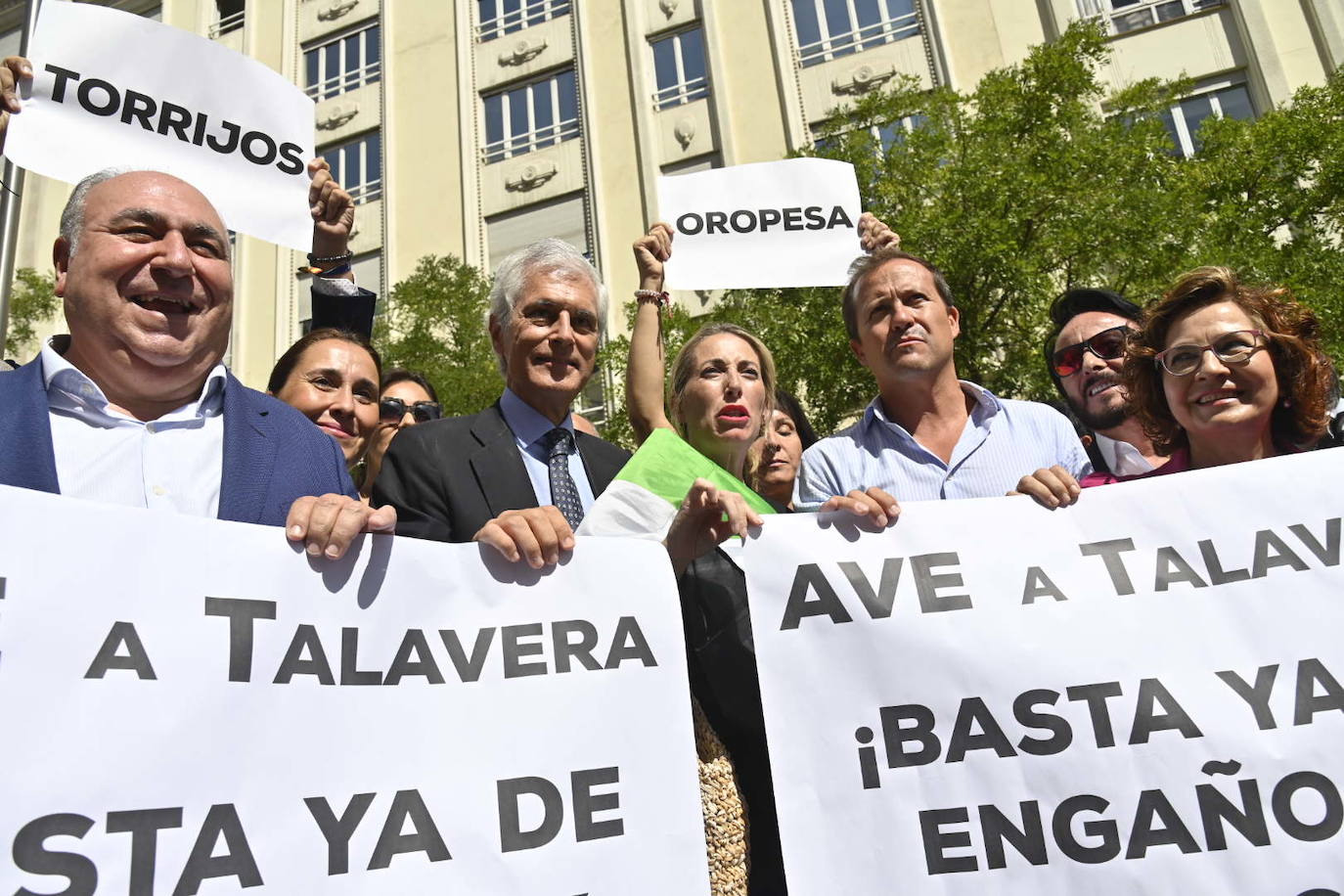 Fotos: La manifestación en Madrid por un tren digno para Extremadura