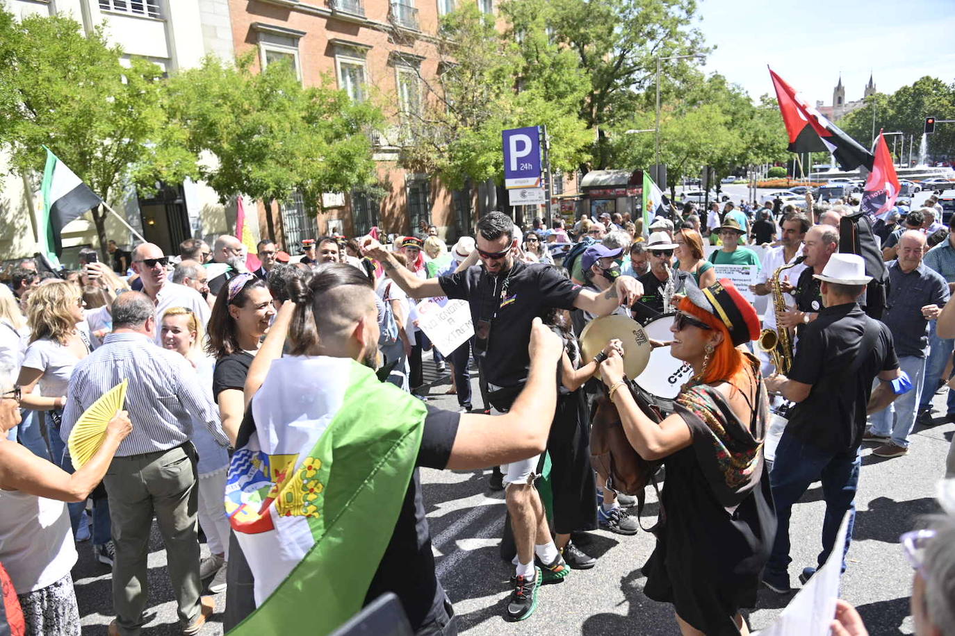 Fotos: La manifestación en Madrid por un tren digno para Extremadura