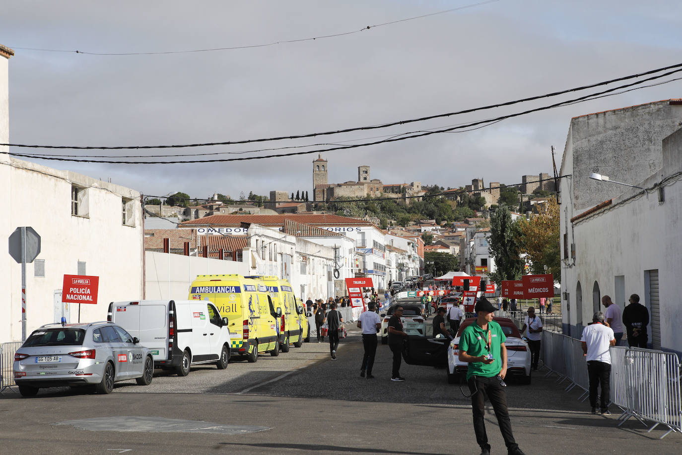 Cientos de personas arropan a la Vuelta en Trujillo