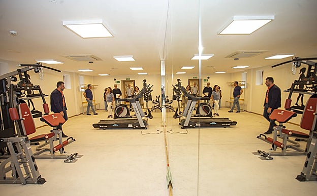 Gimnasio del colegio mayor. 