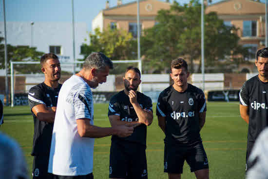 Pozo alumbró la primera sonrisa de la temporada para el Montijo