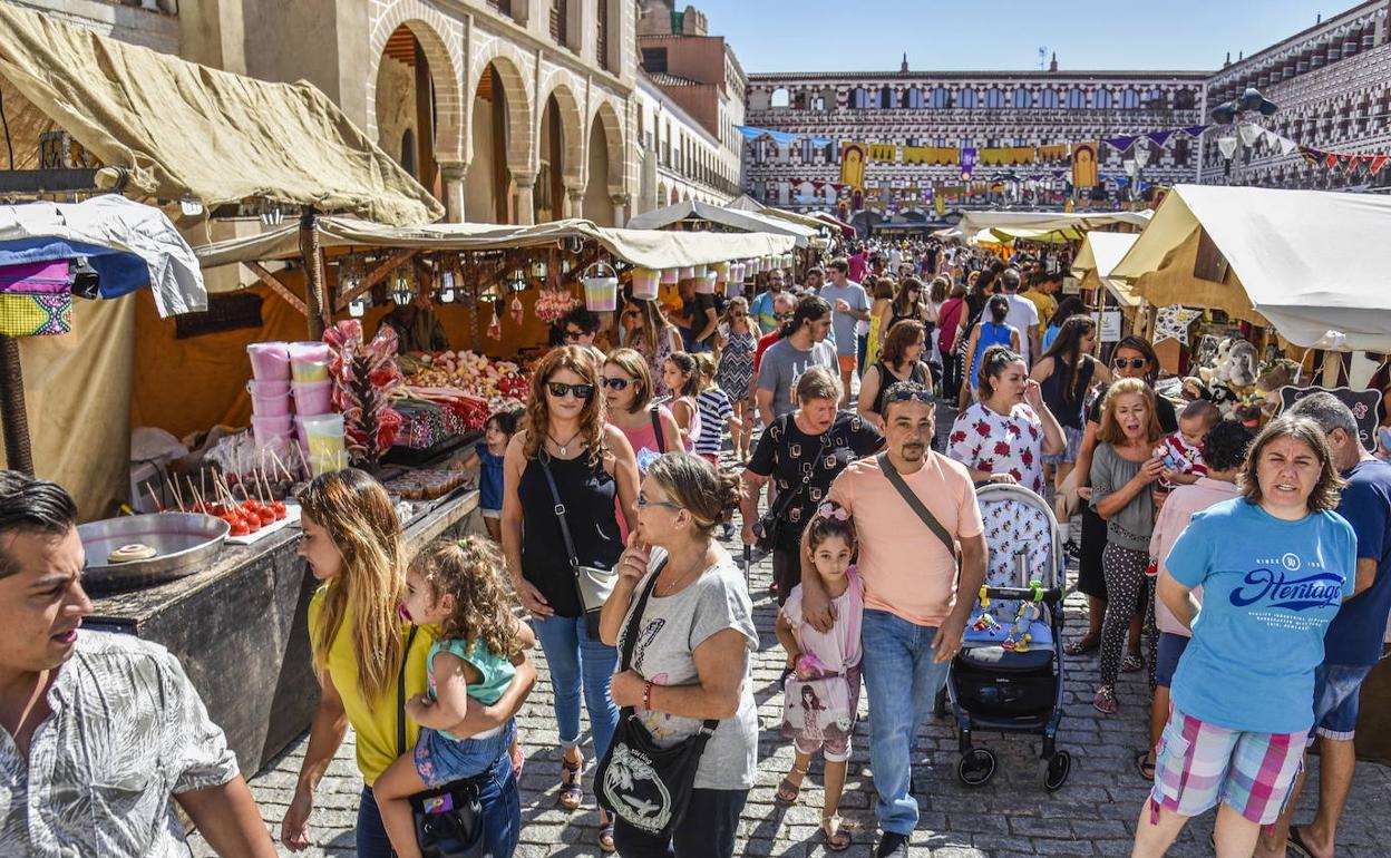 La Policía Local tendrá dos puestos fijos en la Plaza Alta, el centro de la fiesta. 