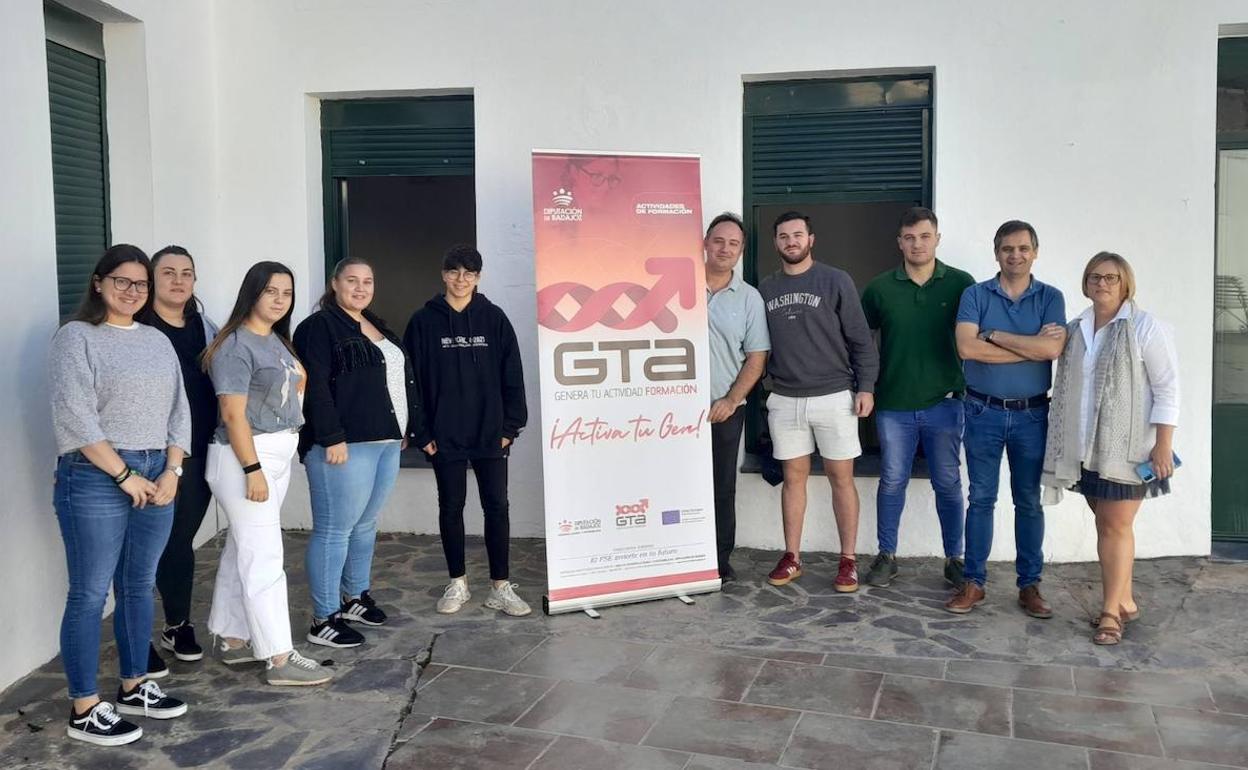 Alumnado y profesorado del curso, el día de la inauguración, el pasado 26 de septiembre. 