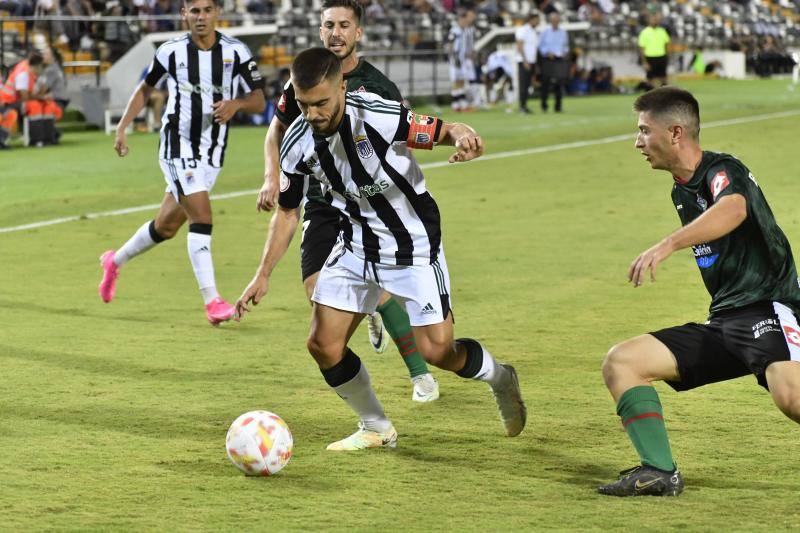 Fotos: Las mejores imágenes del Badajoz-Racing de Ferrol