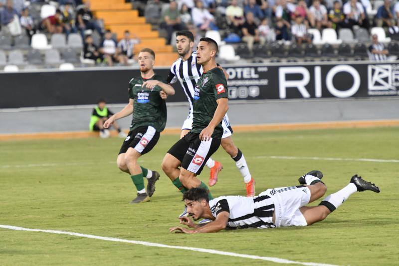 Fotos: Las mejores imágenes del Badajoz-Racing de Ferrol