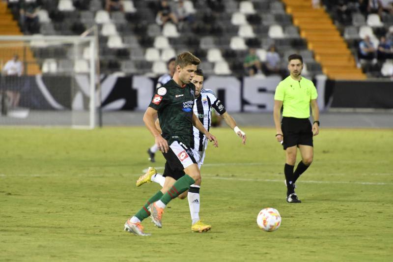 Fotos: Las mejores imágenes del Badajoz-Racing de Ferrol