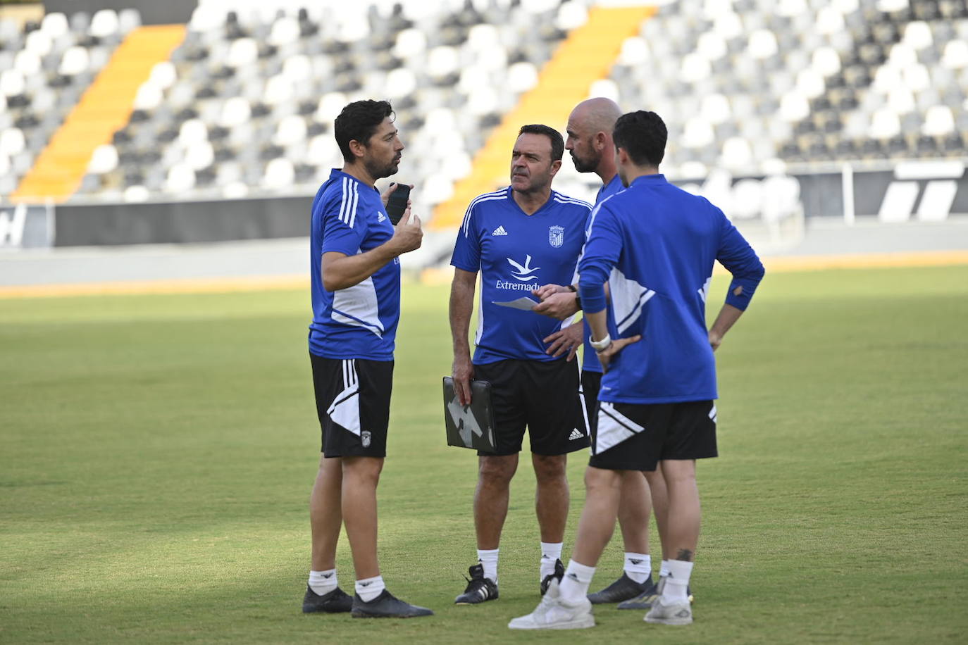 Fotos: Imágenes del entrenamiento del Badajoz